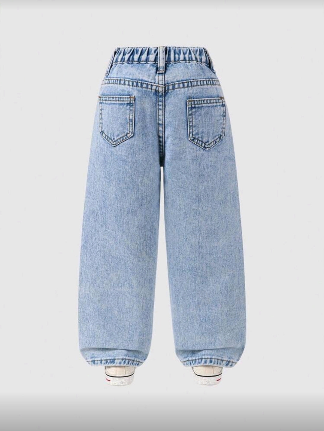 Jeans a gamba ampia da ragazza con fiori di neve lavati e ricamo floreale